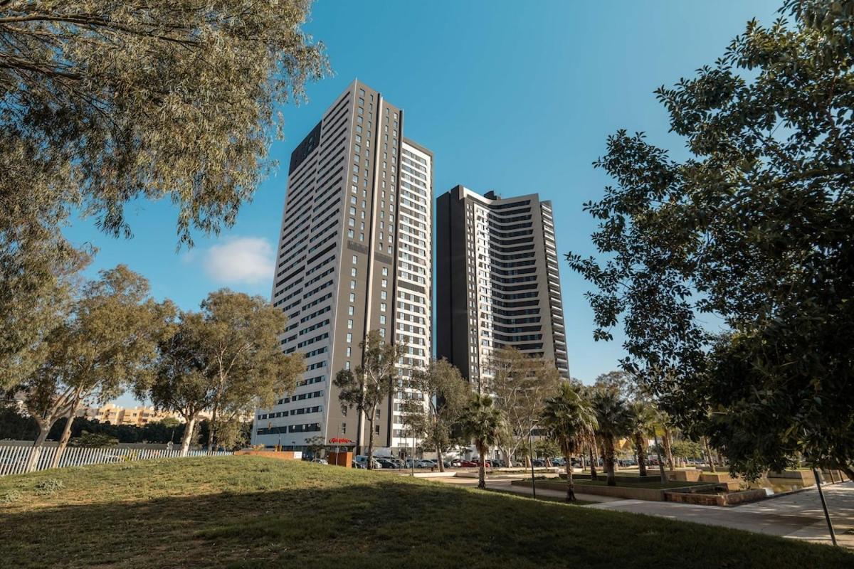 Luxury 3 Bed 26 Floor Apartment